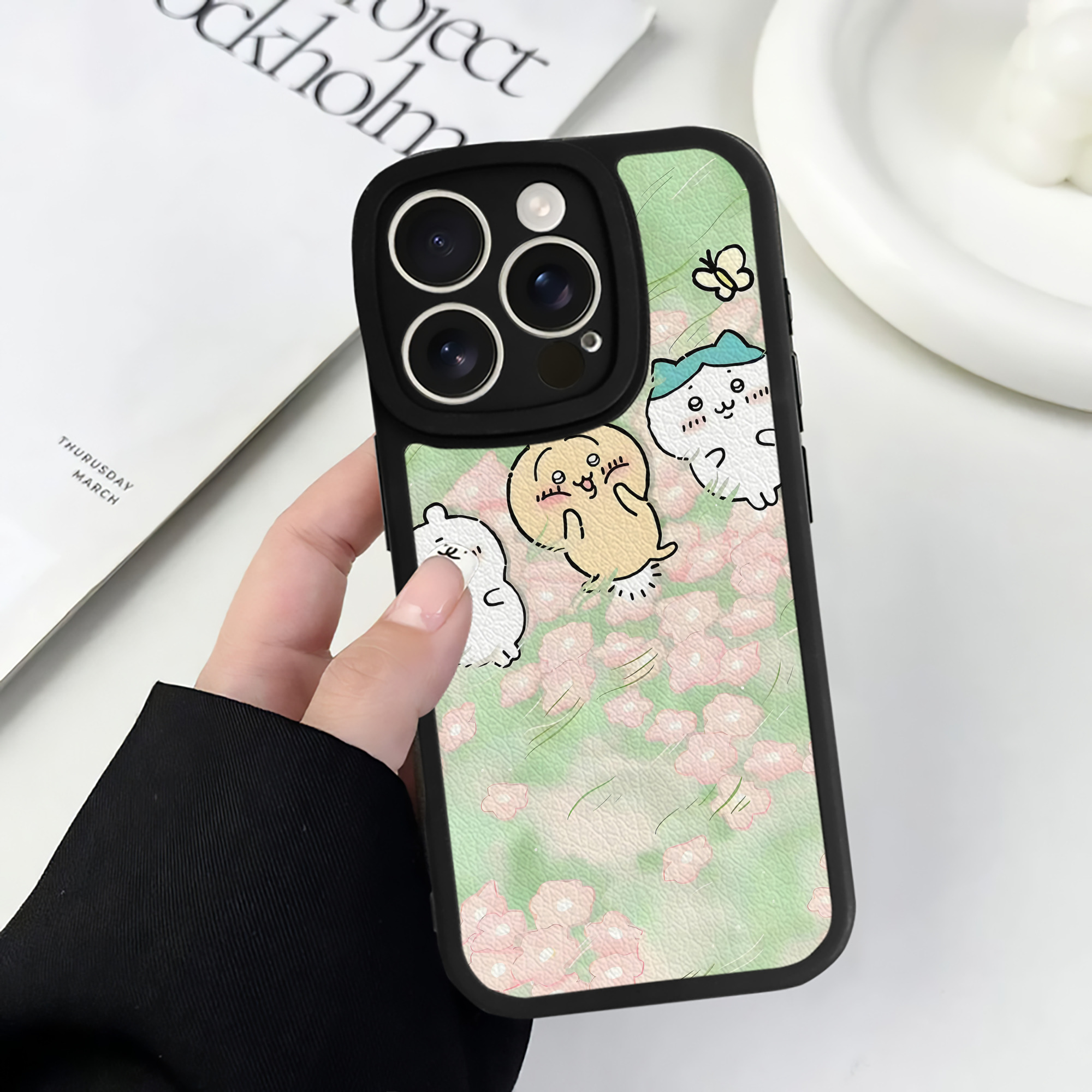 （画像用） ちいかわ Chii-kawa 【iPhone 16シリーズ対応】シリコンスマホケース（レザー調） 材質：シリコン